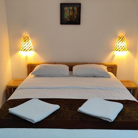 Keyani Bungalows Lovina Екстер'єр фото
